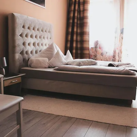 Bed & Breakfast Panzio *